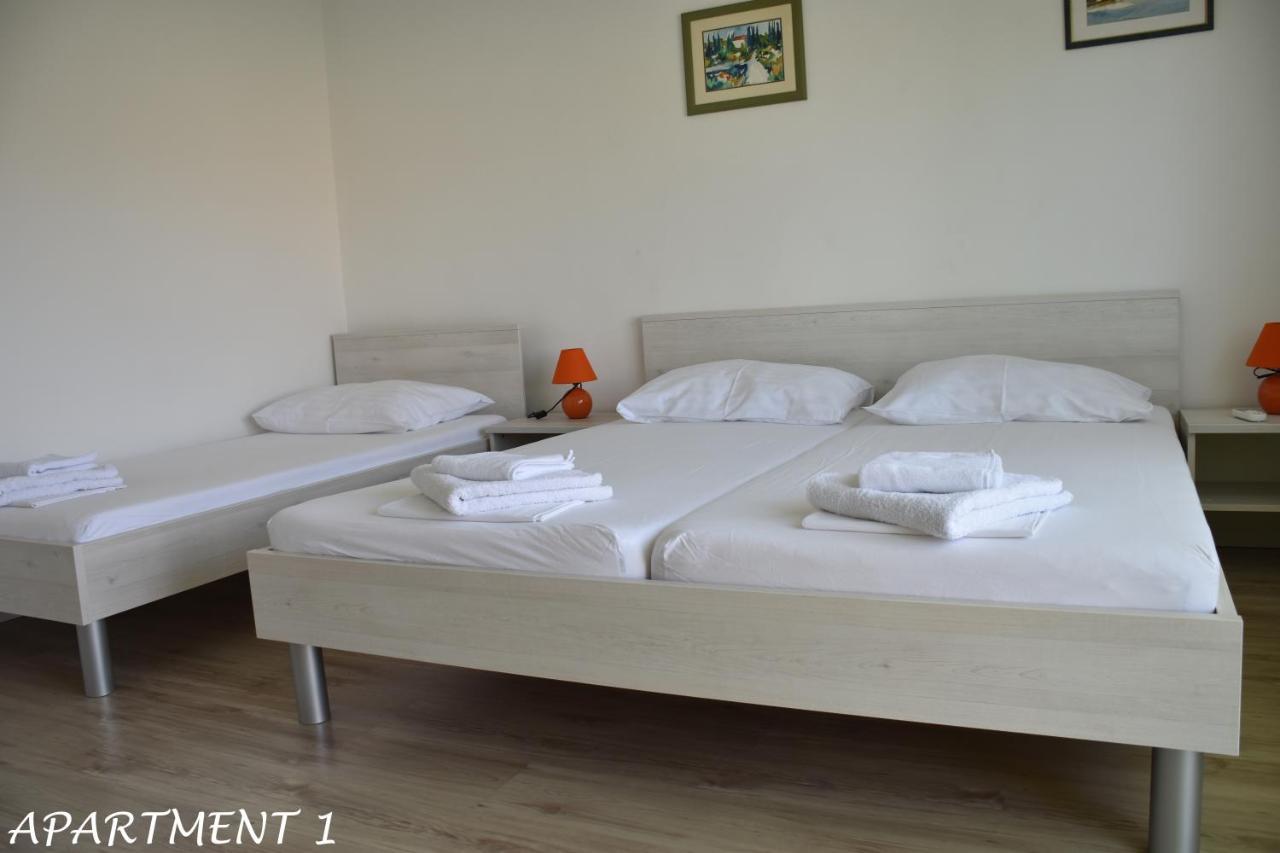 Apartments Luka トロギール エクステリア 写真