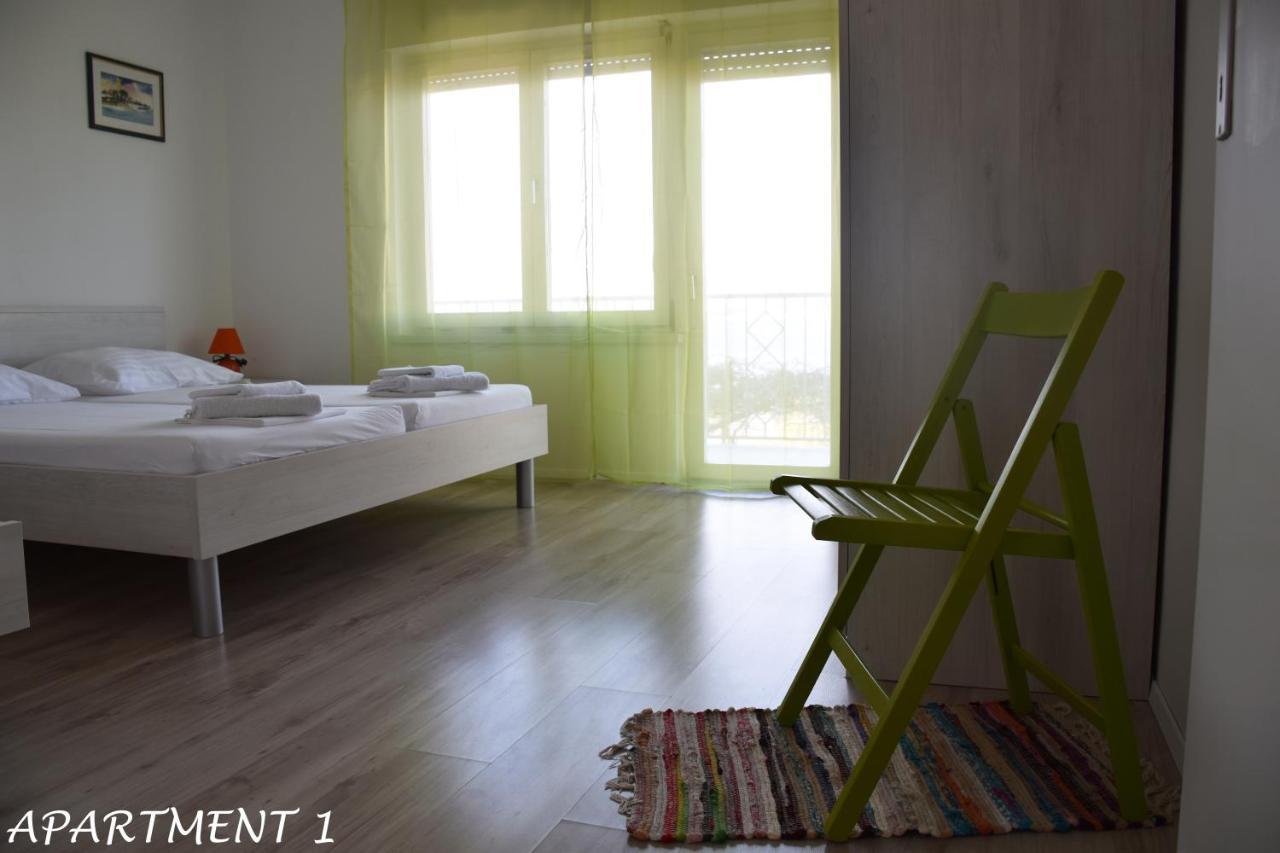 Apartments Luka トロギール エクステリア 写真