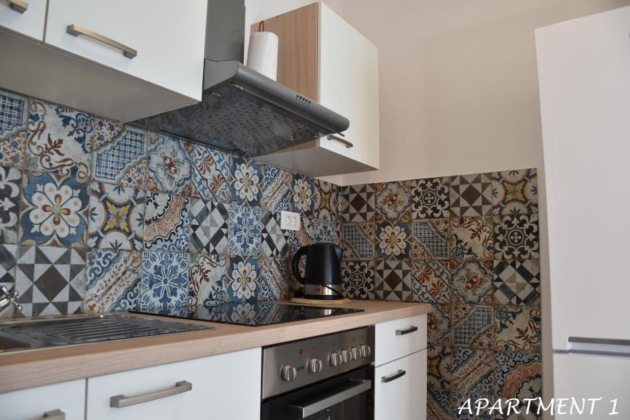Apartments Luka トロギール エクステリア 写真
