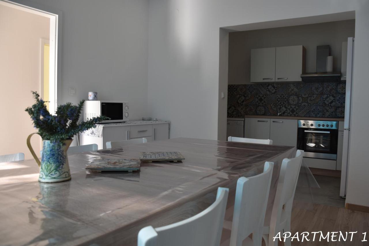 Apartments Luka トロギール エクステリア 写真