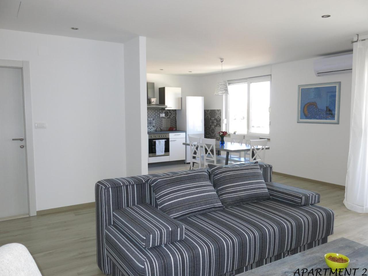 Apartments Luka トロギール エクステリア 写真